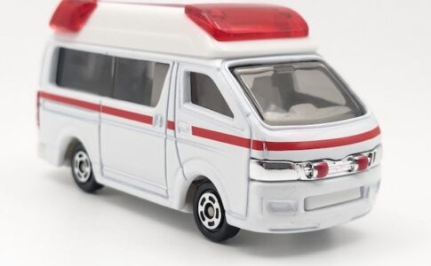 トミカ No.79 トヨタ ハイメディック救急車 レビュー