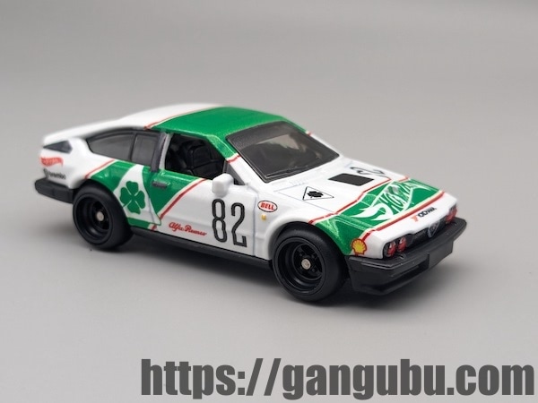 ホットウィール ブールバード アルファロメオ GTV6 3.0 レビュー3