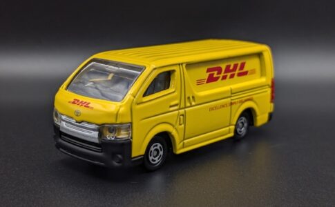 【レビュー動画投稿】トミカ No.102 DHL 配送車 鮮やかなイエローが映える国際物流の主役
