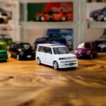 bBミニカーの決定版!DIECASTTEAM 1/64 トヨタ bB