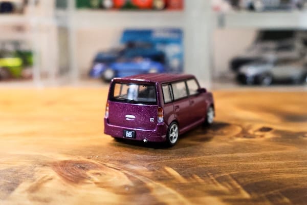 bBミニカーの決定版！DIECASTTEAM 1/64 トヨタ bB