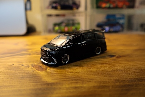 MINI GT 1/64 Toyota アルファード 40 KUHL ブラック(右ハンドル)
