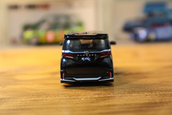 MINI GT 1/64 Toyota アルファード 40 KUHL ブラック(右ハンドル)