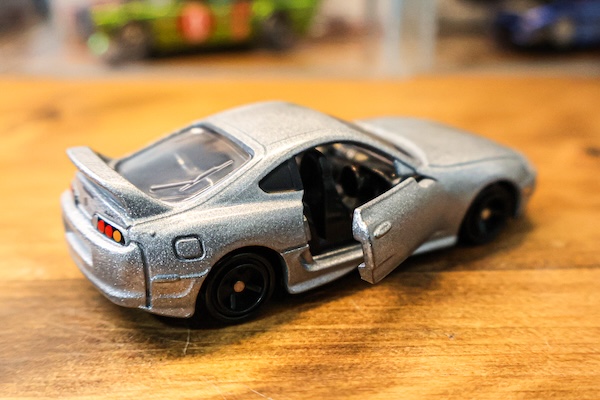 引き締まった印象のシルバーボディ！トミカREBORN トヨタ スープラ(タカラトミーモールオリジナル)