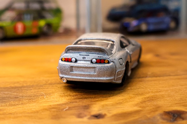 引き締まった印象のシルバーボディ！トミカREBORN トヨタ スープラ(タカラトミーモールオリジナル)