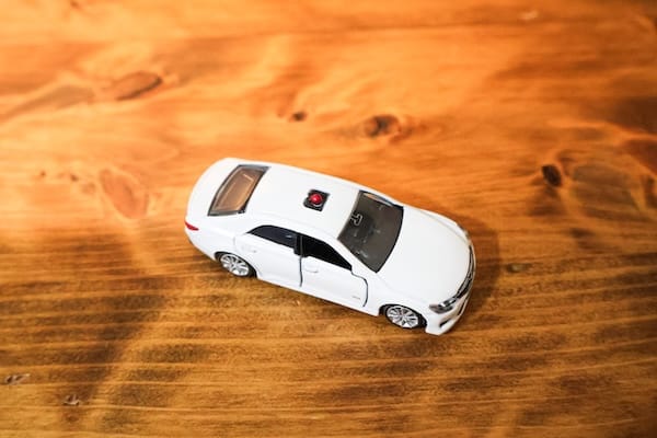 トミカプレミアム 24 トヨタ マークX 覆面パトロールカー