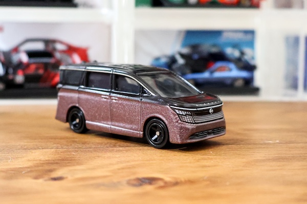 トミカ No.93 日産 エルグランド レビュー
