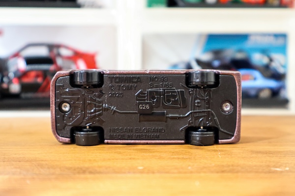 トミカ No.93 日産 エルグランド レビュー