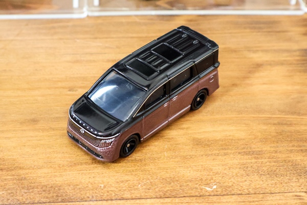 トミカ No.93 日産 エルグランド レビュー