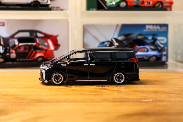 MODEL MODEL 1/64 トヨタ アルファード カスタムバージョン ブラック