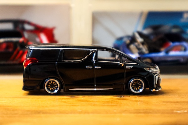 MODEL MODEL 1/64 トヨタ アルファード カスタムバージョン ブラック