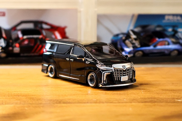 真打登場!?1/64 トヨタ アルファード カスタムバージョン ブラック レビュー