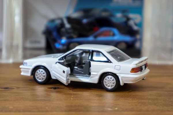 トミカプレミアム 13 トヨタ カローラ レビン（AE92）
