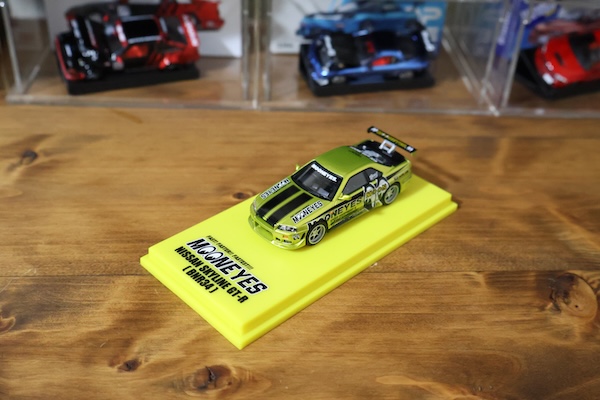 1/64 [MOTN] 日産 スカイライン GT-R(R34) ムーンアイズ