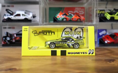 キャンディーライムゴールドカラー！1/64 [MOTN] 日産 スカイライン GT-R(R34) ムーンアイズ 開封レビュー
